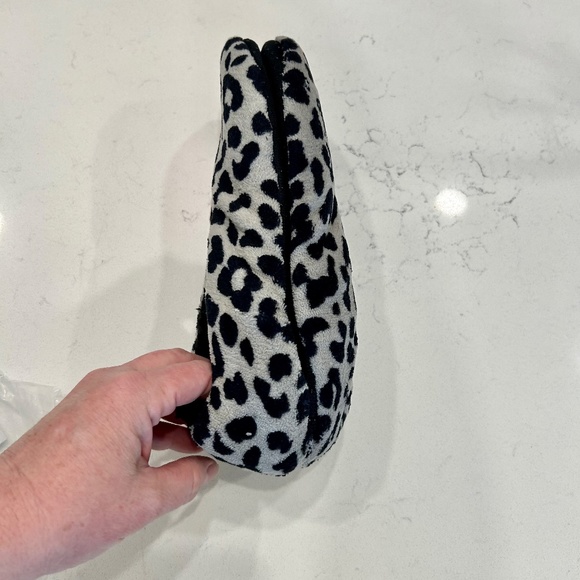 NWT Isaac Mizrahi Leopard Print Fleece Slipper Size L - Picture 4 of 5
